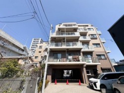 【すぐに見学可】
■2LDKフルリノベーションマンション
■駅徒歩二分
■商業施設充実