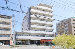 開放感のある3LDKリノベーションマンション
【すぐに見学可】
■設備豊富
■バルコーからの陽当たりが特に良好
■収納スペース充実
