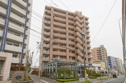 3LDK新規リノベーションマンション
【すぐ見学可】
■南向きで陽当たり・通風・眺望良好
■ゆとりのあるバルコニー
■ペット飼育可