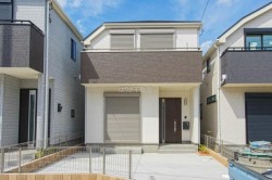 ビッグコミュニティの４LDK新築戸建て
【すぐに見学可】
■収納スペース充実
■陽当たり・通風良好
■カースペース有