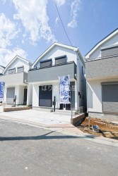 ビッグコミュニティの４LDK新築戸建て
【すぐに見学可】
■収納スペース充実
■陽当たり・通風良好
■バルコニー