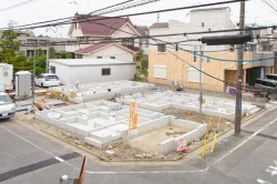 角地の4LDK新築戸建て
【すぐに見学可】
■収納スペース充実
■ゆとりのあるリビングダイニング
■トイレ2箇所あり