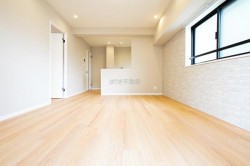 ■新小岩駅徒歩３分！
■角部屋・２面バルコニー！
■スーパー、コンビニなどの買い物施設まで徒歩10分圏内につき、買い物に便利です