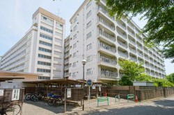 ■JR総武本線「新小岩」駅　徒歩12分
■ペット飼育可（細則あり）
■スーパー、コンビニなどの買い物施設まで徒歩10分圏内につき、買い物に便利です