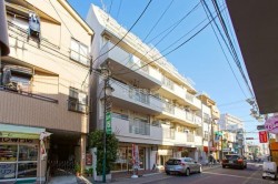 ■再開発がすすむ「新小岩」駅より徒歩１１分
■新耐震基準に対応した安心感ある住まい
■オートロック完備で、安心のセキュリティ体制
