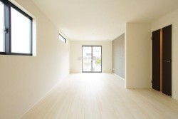 ■新築分譲住宅・長期優良住宅認定物件
■太陽光パネル標準装備
■地震に強い家住宅性能制度において７項目の最高等級を取得します
