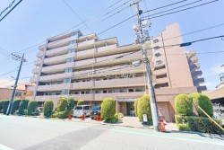 ■JR中央・総武線「新小岩」駅　徒歩15分
■食洗機、宅配ボックス、ウォークインクローゼットなど設備充実
■買い物施設まで徒歩10分圏内につき、買い物に便利です