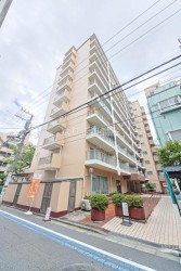 ■最上階・南東角部屋３ＬＤＫ！
■使い方いろいろ、明るいＤＥＮ
■会話も弾む対面式キッチン
■耐震基準適合物件
■ペット飼育可(細則有)