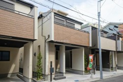 ■内覧・即入居可！
■新築２階建て２ＬＤＫ＋２Ｓ＋カースペース
■ＺＥＨ水準の省エネ住宅
■住宅性能評価７項目最高等級
■地震に強いI.D.S工法
