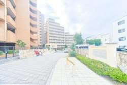■リノベーションマンション（２０２５年１０月１０日完了予定）
■２階部分３ＬＤＫ
■大切なペットと暮らせる物件です(飼育細則有)
■大型買い物施設も充実のエリア！
