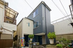 ■新築木造３階建て３ＬＤＫ(２０２５年７月完成)
■バス停「水元３丁目」まで徒歩３分
■１Ｆ洋間は間仕切りにより、４ＬＤＫにもなります
